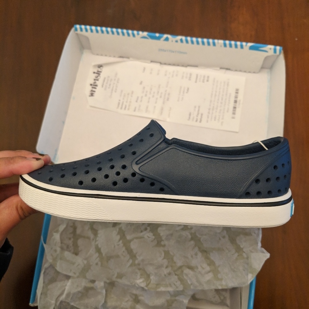 NWT Kids Unisex Native Shoes